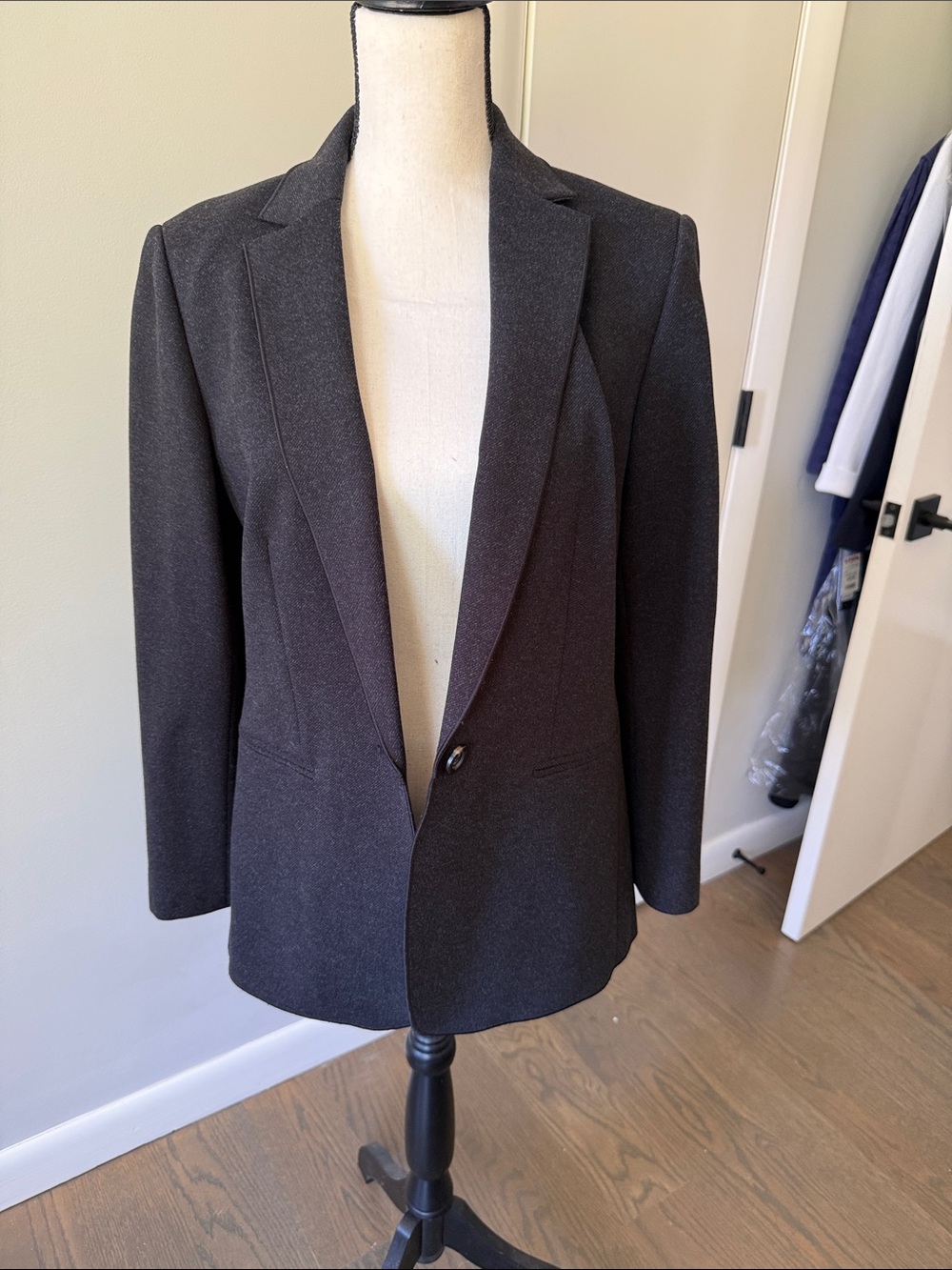 Ann Taylor Dark Charcoal Grey Women's Blazer - Tailored Single-Button Jacket - Picture 3 of 5